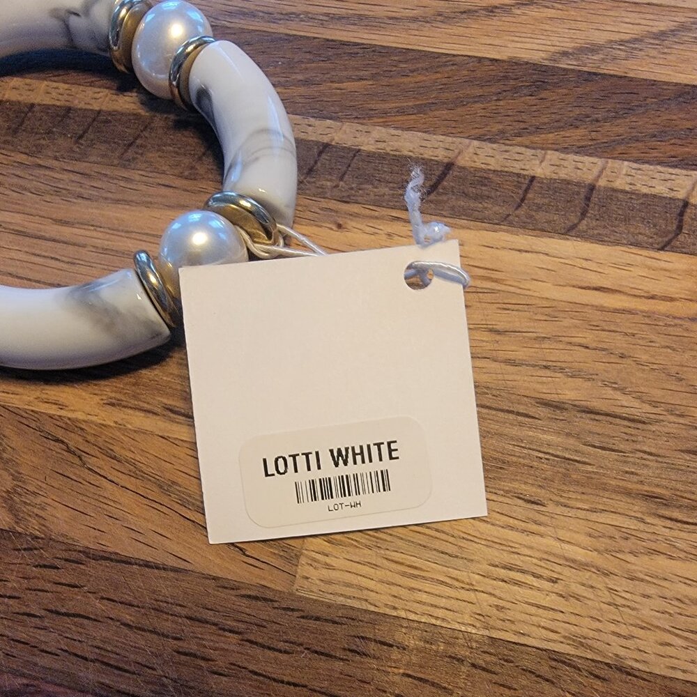 Meghan Browne Style Lotti White Chunky Resin Bead Stretch Bracelet - Picture 12 of 13